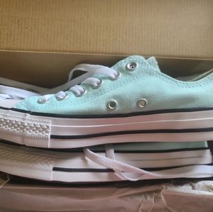 Converse chucks all star